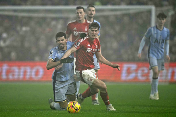 在他對每個 在他對每個